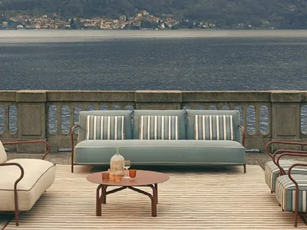 Outdoor furniture from Salò by Unopiu.