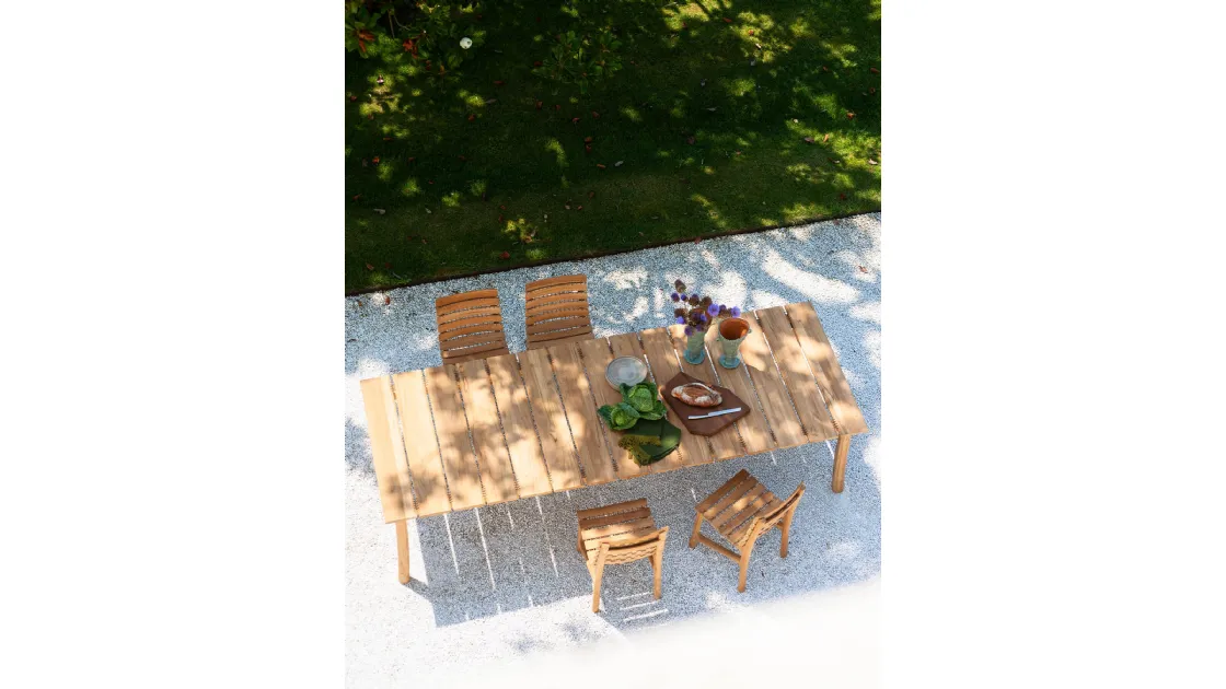 Table and Chairs in teak Teseo by Roda