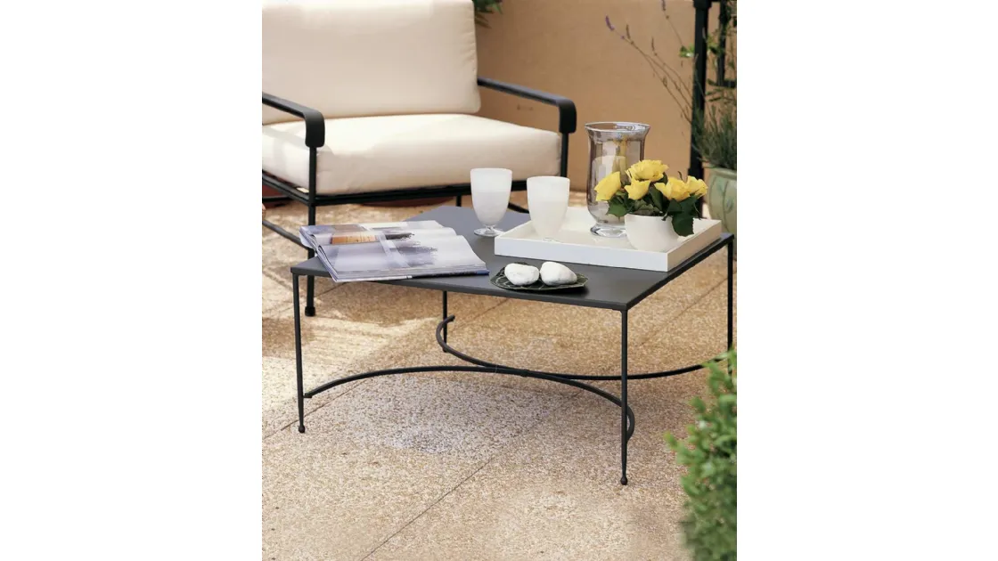 Toscana coffee table by Unopiu